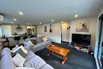 23 Crossley Avenue, Woodend