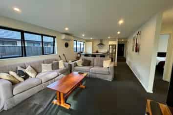 23 Crossley Avenue, Woodend