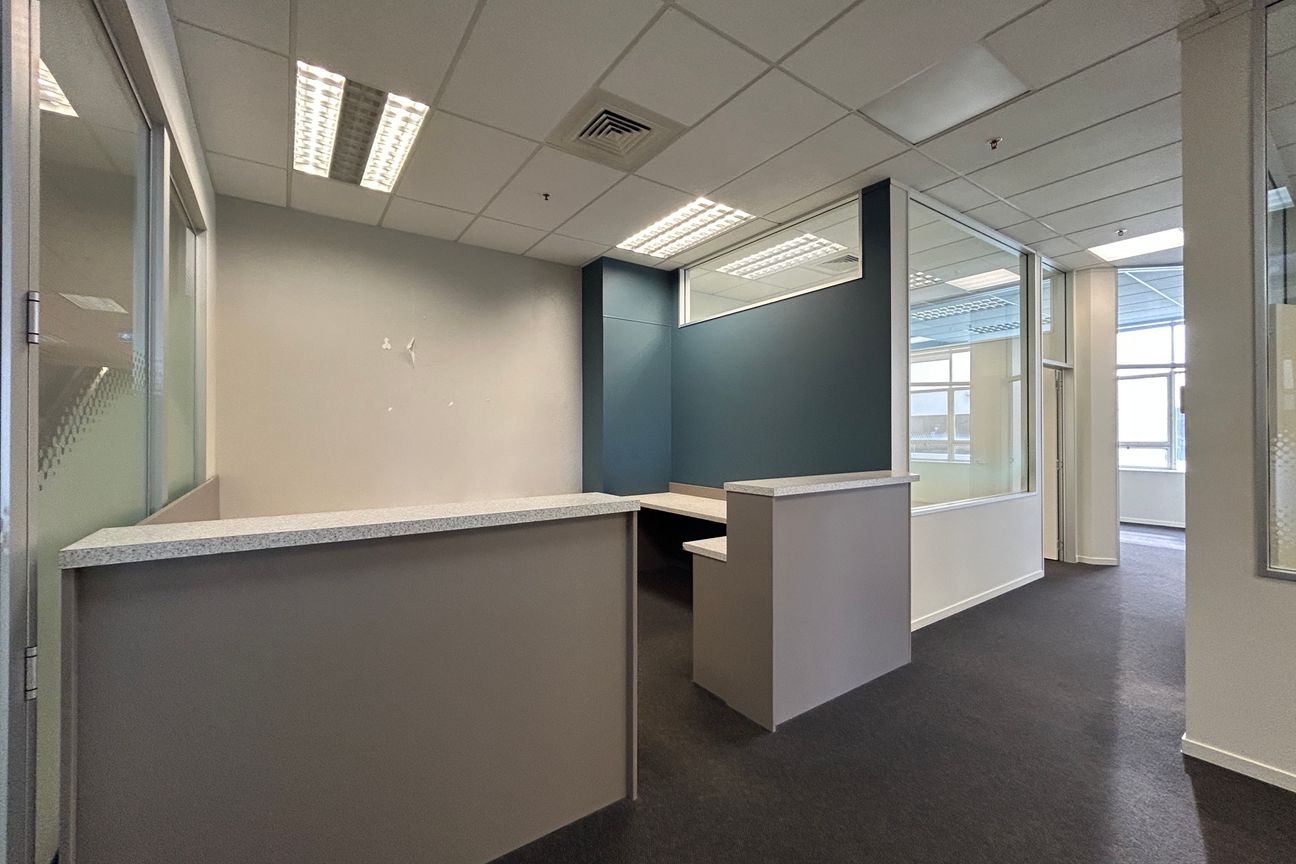 Partitioned Offices in Top Town Complex - Vista 4