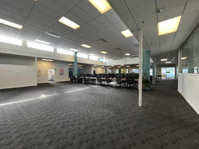 Modern Spacious Offices in the Top Town Complex