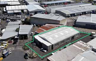 Dual Access Warehouse with Road Profile