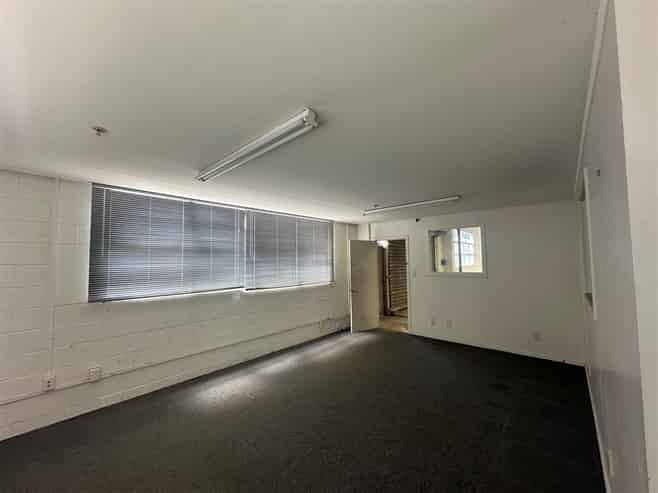 Dual Access Warehouse with Road Profile