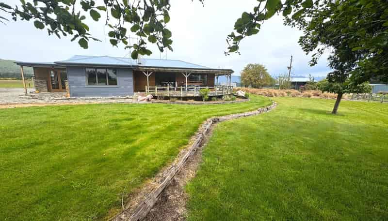 1148 Blackmount Redcliff Road, The Key