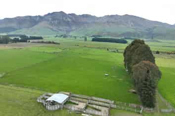 1148 Blackmount Redcliff Road, Whare Creek