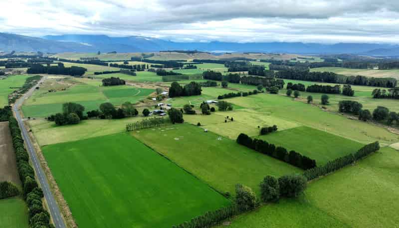 1148 Blackmount Redcliff Road, Whare Creek