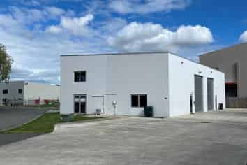 Front Unit - Prominent Position