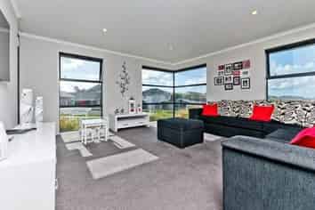 2 Steamer Road, Silverdale