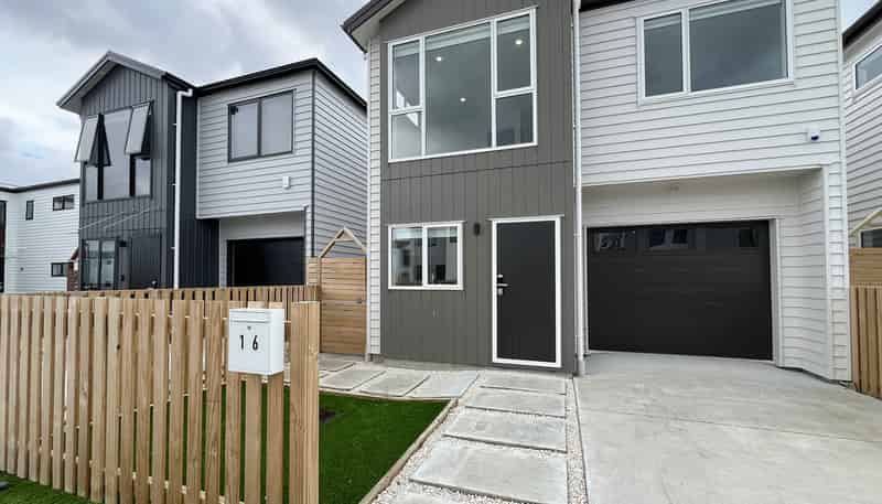 16 Te Kaapia Road, Papakura