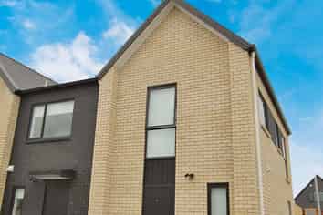 3/125B Metcalfe Road , Ranui