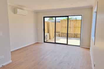 3/125B Metcalfe Road , Ranui