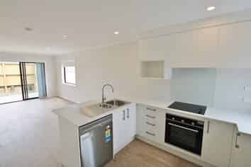 3/125B Metcalfe Road , Ranui