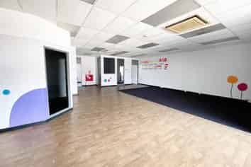 GLEN EDEN SHOP FOR LEASE
