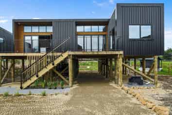 42 Kapiti Lane, Otaki Beach