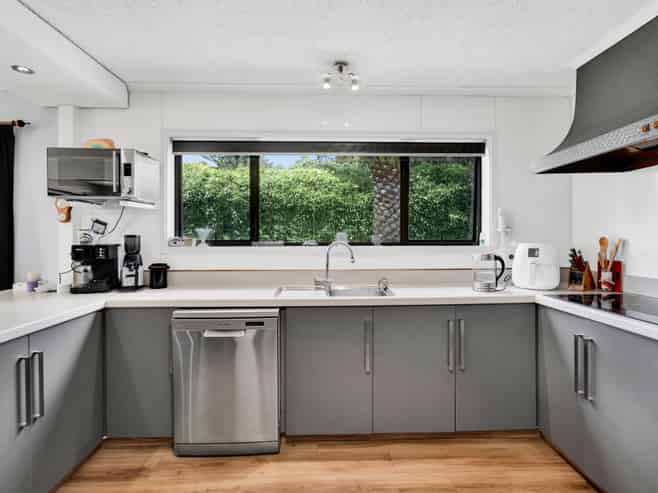 2 Waireka Road East, Omata