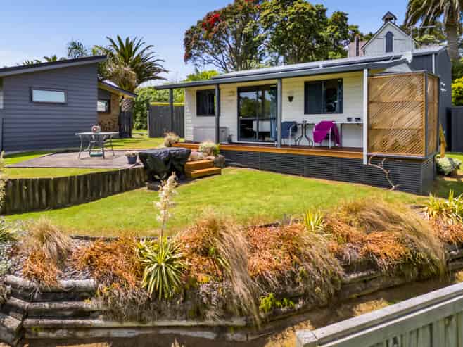 2 Waireka Road East, Omata