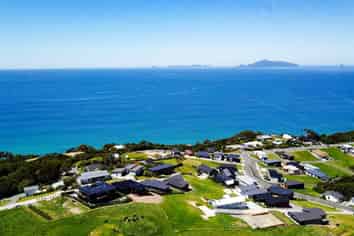 8 Aquarius Lane, Langs Beach