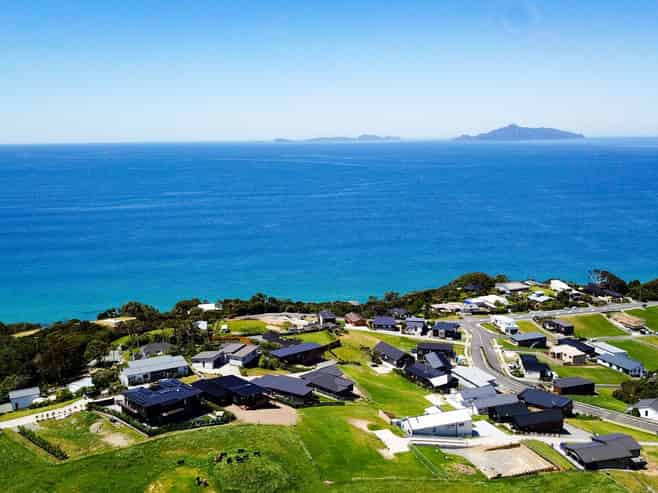 8 Aquarius Lane, Langs Beach