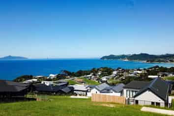 8 Aquarius Lane, Langs Beach