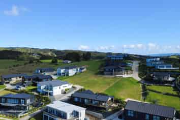 8 Aquarius Lane, Langs Beach