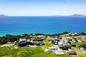 8 Aquarius Lane, Langs Beach