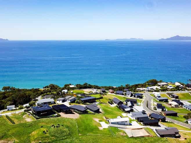 8 Aquarius Lane, Langs Beach