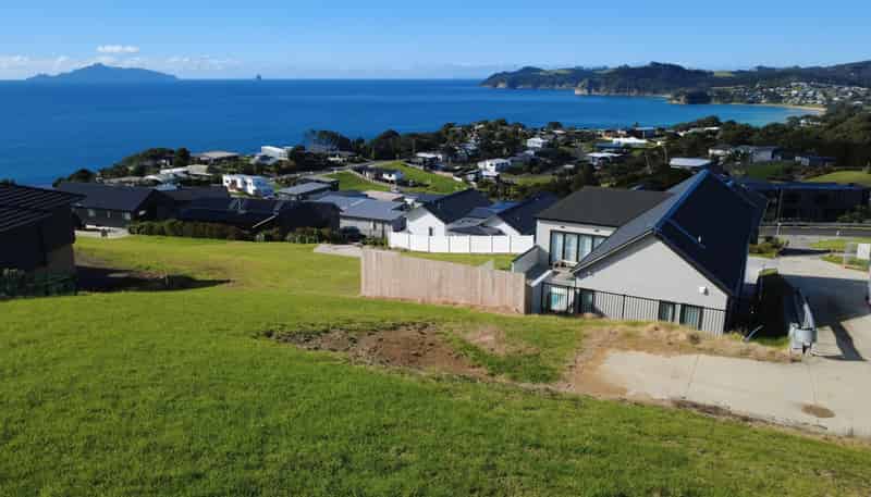 8 Aquarius Lane, Langs Beach