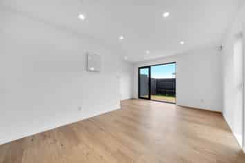 14/21 Tennessee Avenue, Mangere East