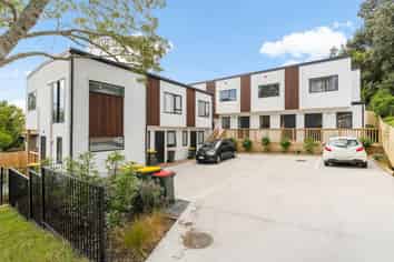 6/22 Takapu Street, Henderson