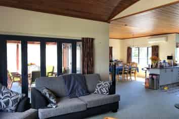 4 Nicola Court, Papamoa