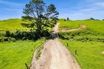 507/537 Parihaka Road, Pungarehu