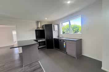 32 Dunbarton Street, Redwood