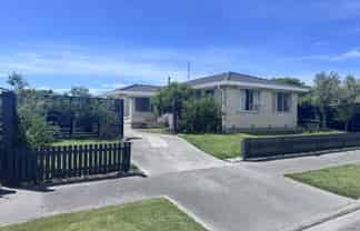 32 Dunbarton Street, Redwood