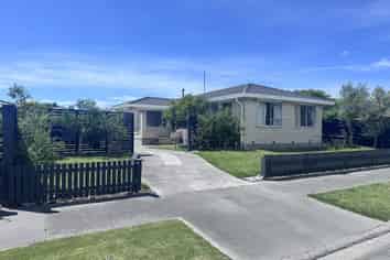 32 Dunbarton Street, Redwood