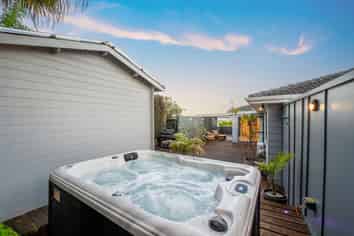 8 Simkin Avenue, Saint Johns