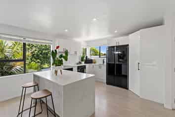 8 Simkin Avenue, Saint Johns