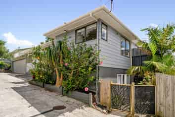 8 Simkin Avenue, Saint Johns