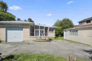 48 Robinson Avenue, Holdens Bay