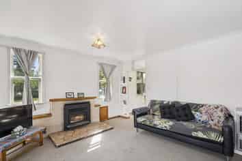 48 Robinson Avenue, Holdens Bay