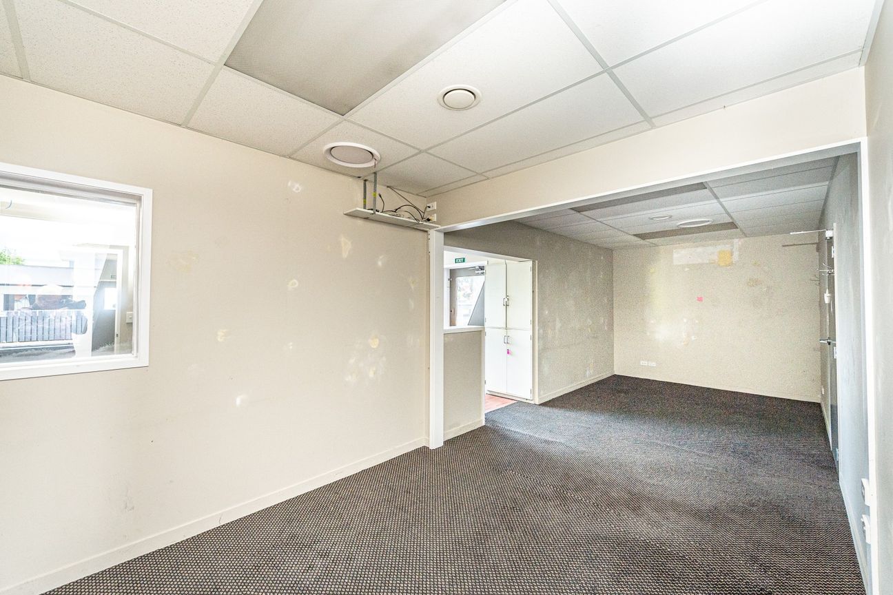 High-profile corner site – scale and exposure - Bild 4