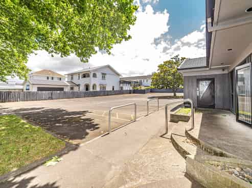 High-profile corner site – scale and exposure