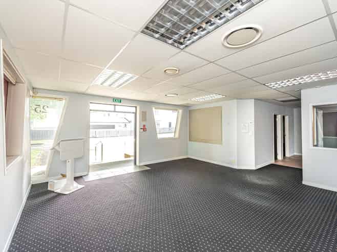 High-profile corner site – scale and exposure