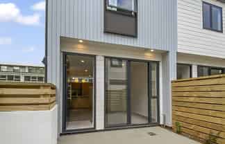 4/1 Elliott Street, Johnsonville