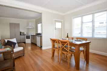 105 Broadway , Carterton