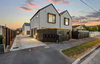 2/358 Hereford Street, Linwood