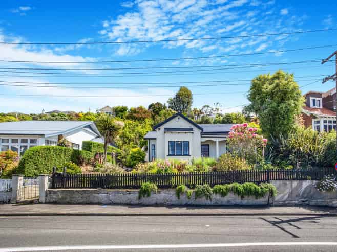 38 Allandale Road, Saint Clair