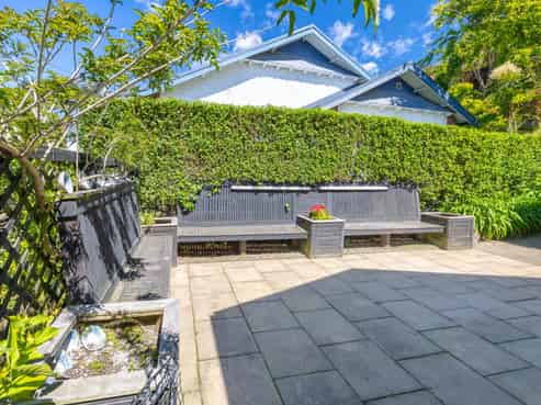 38 Allandale Road, Saint Clair