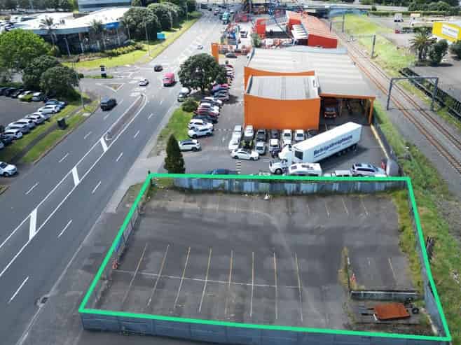 Sealed Secure 960sqm Yard