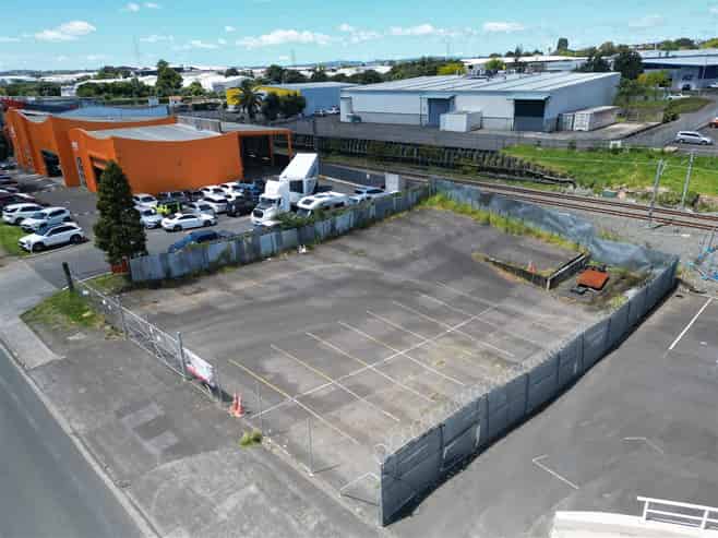Sealed Secure 960sqm Yard