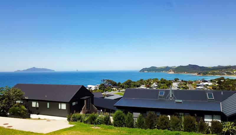 16B Blue Moon Rise, Langs Beach