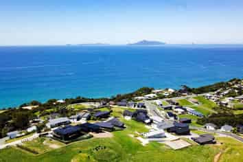 16B Blue Moon Rise, Langs Beach